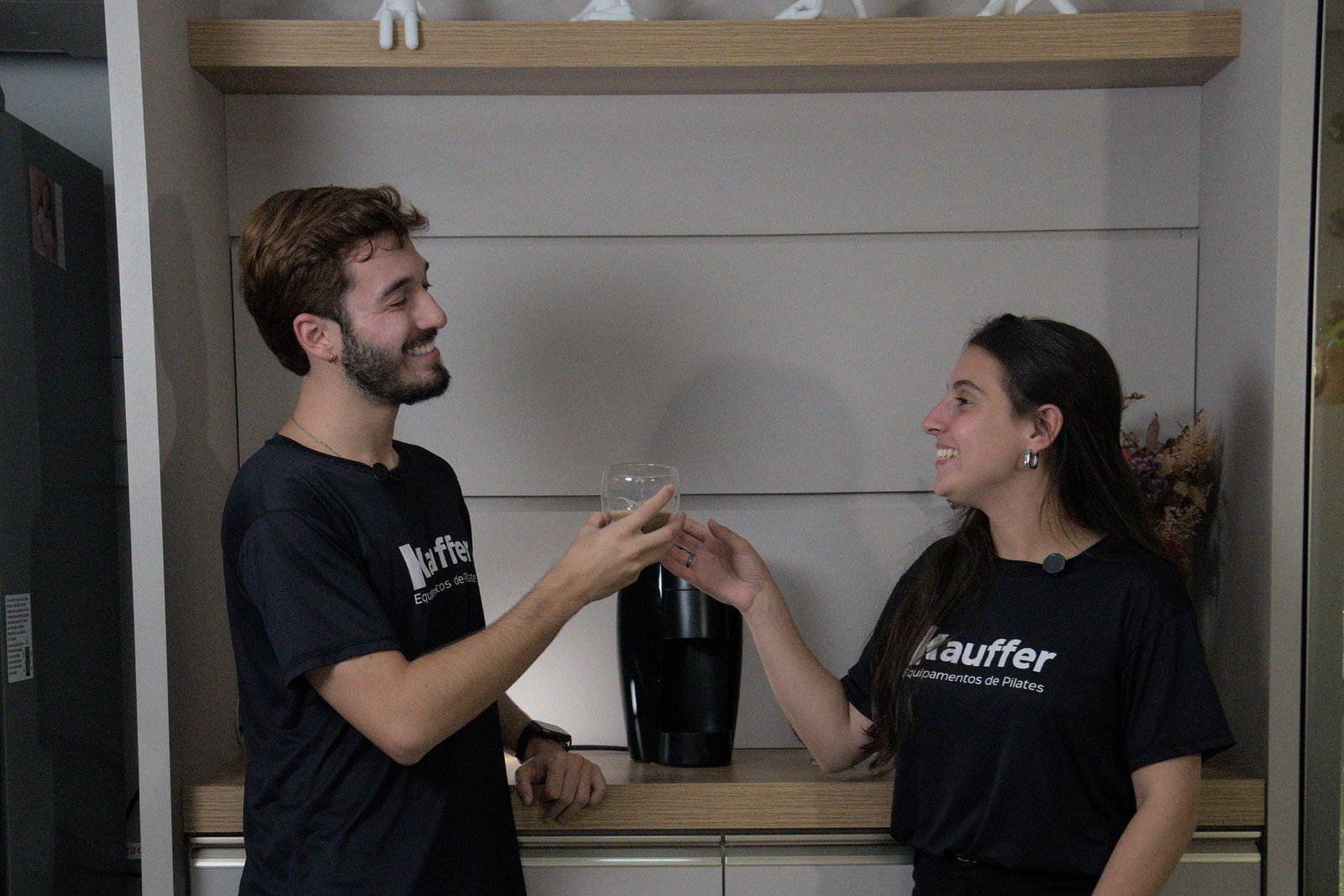 Black Kauffer Fora de Época – Cafeteira Elétrica de Presente